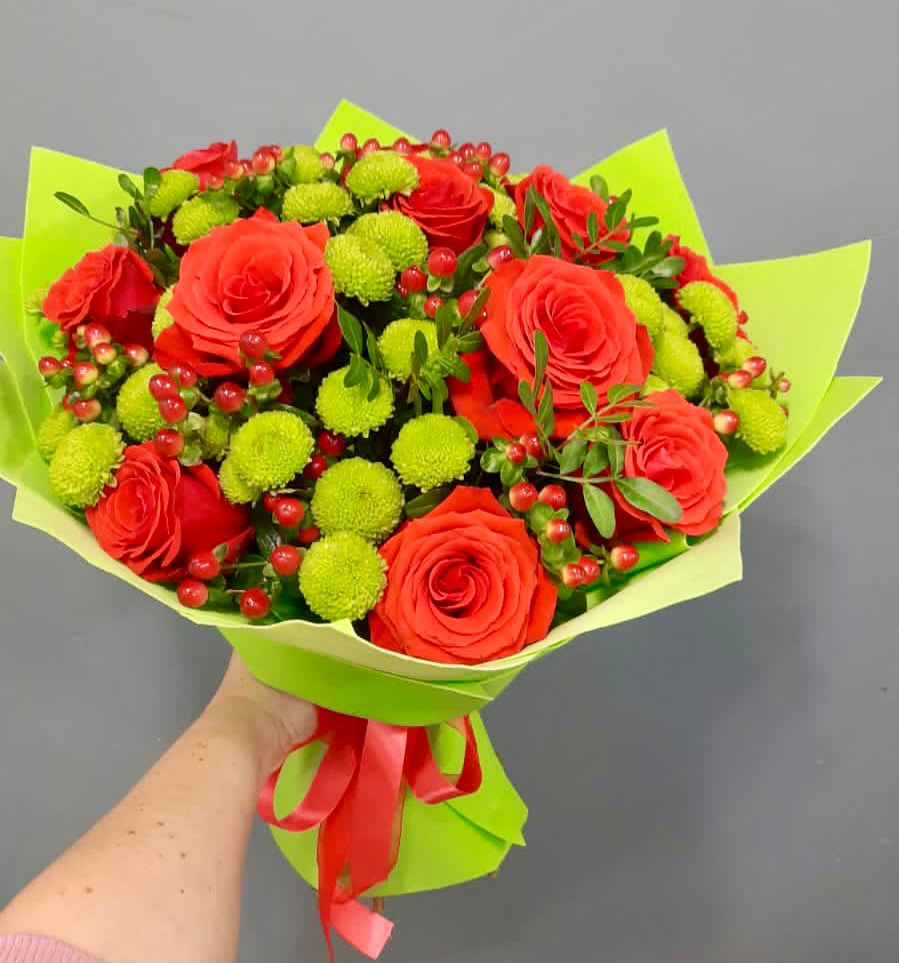 Букет цветов из: Хризантемы и Розы в Селты