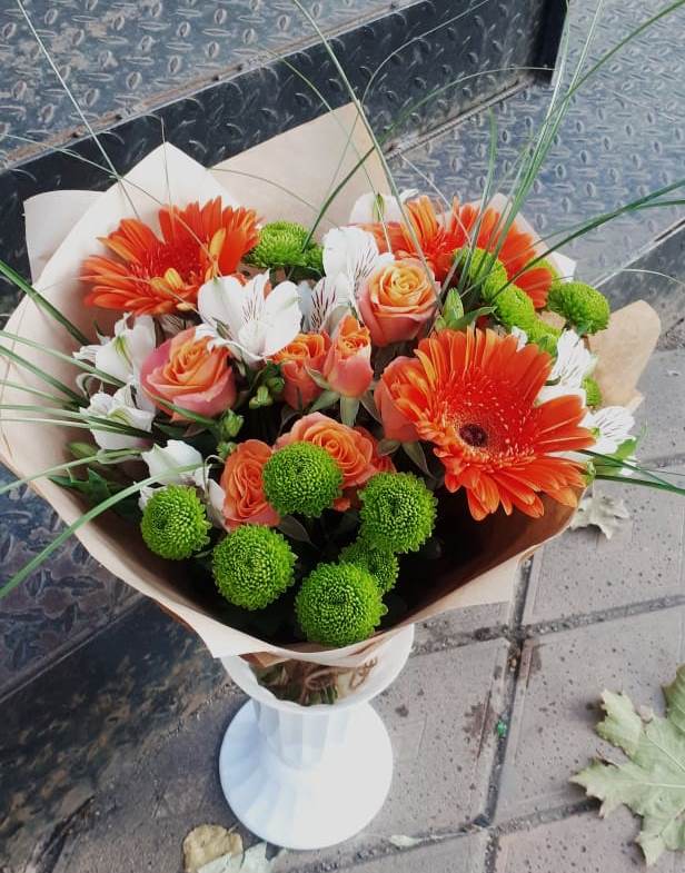 Букет цветов из: Герберы, Хризантемы, Альстромерии и Розы в Селты