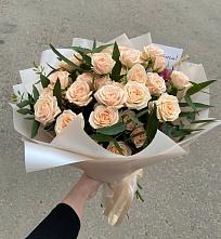 Букет Кремовые розы Латте в Селты