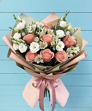 Букет цветов из:  Розы, Альстромерии и Лизиантусы в Селты