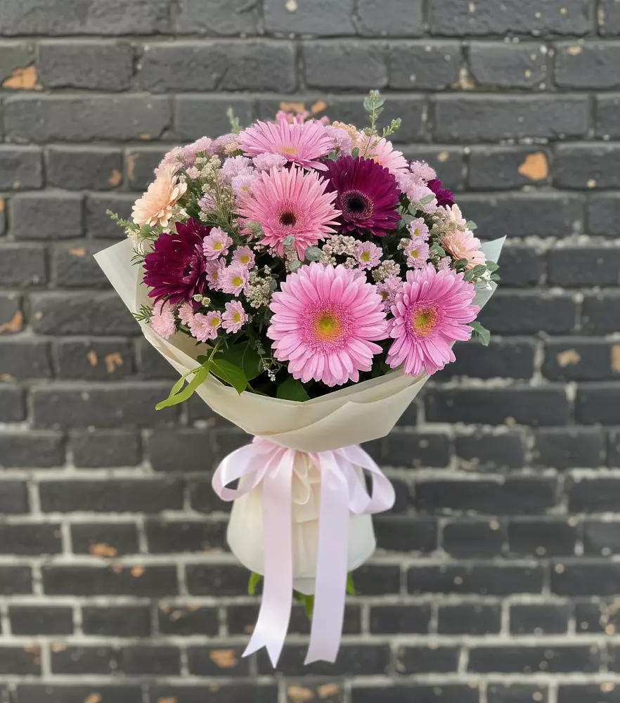 Букет цветов из: Герберы и Хризантемы в Селты