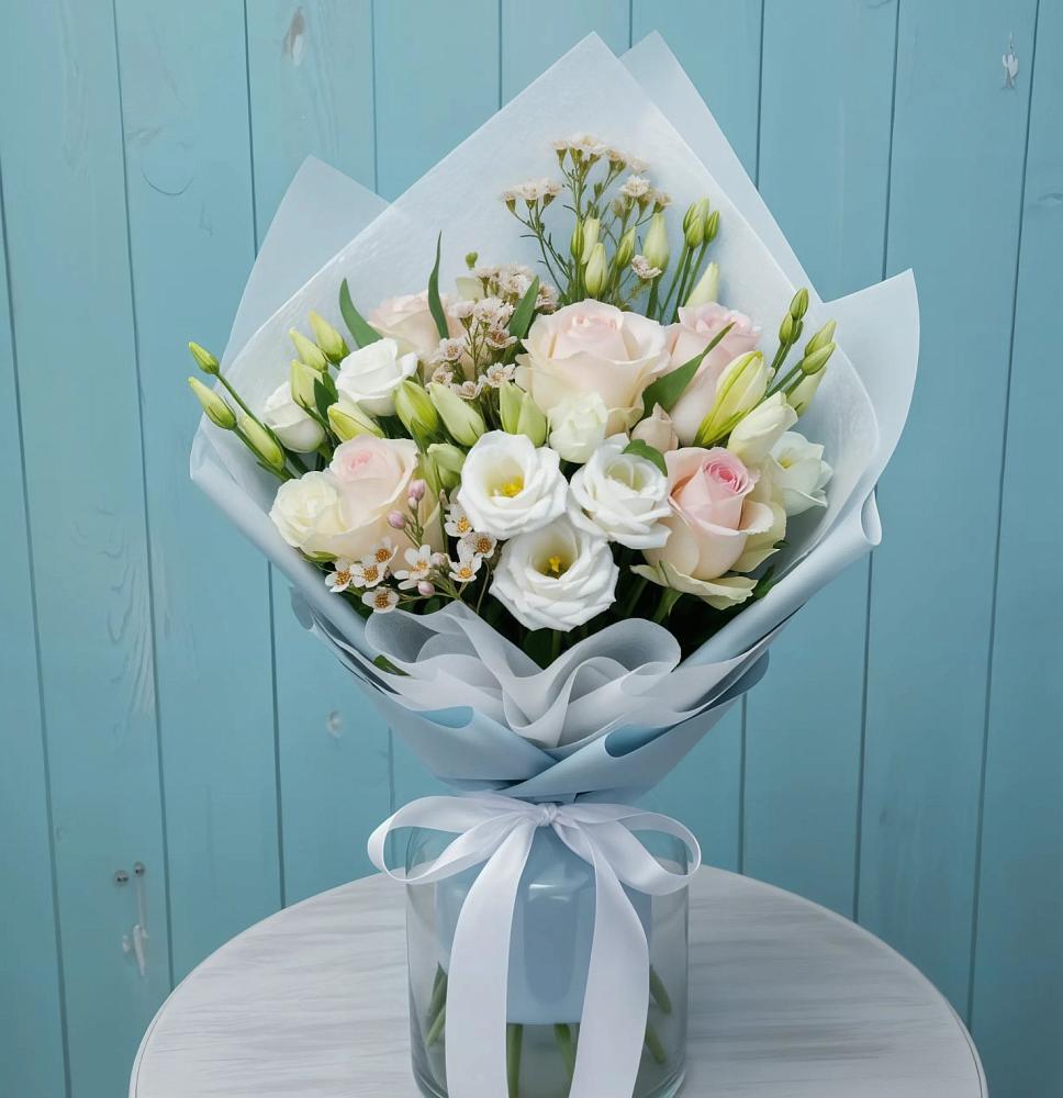 Букет цветов из: Розы и Лизиантусы в Селты