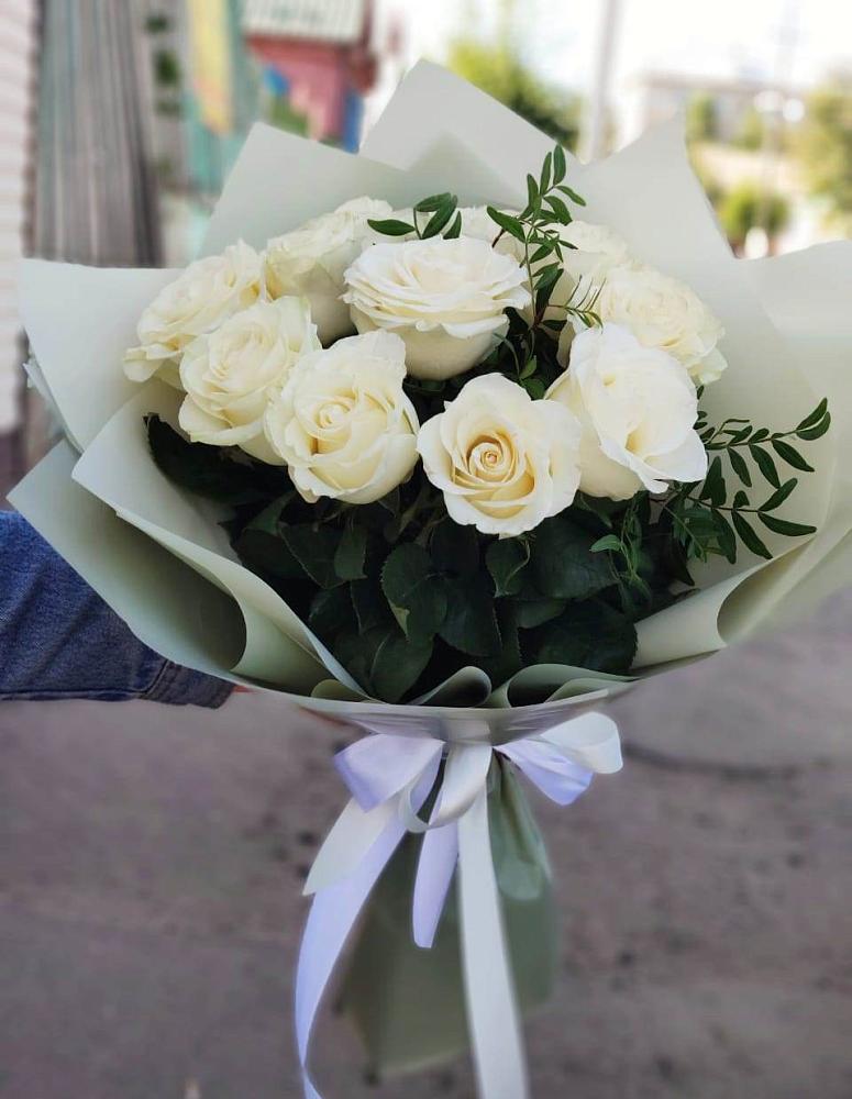 Букет Белые розы Проуд в Селты