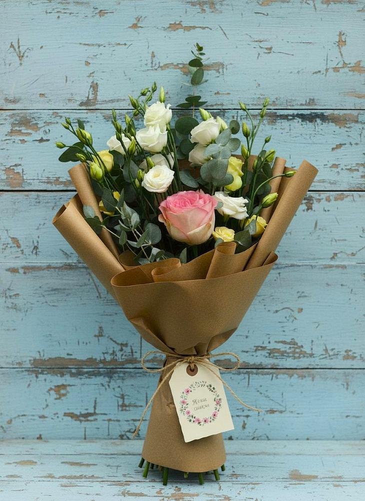 Букет цветов из: Розы и Лизиантусы в Селты