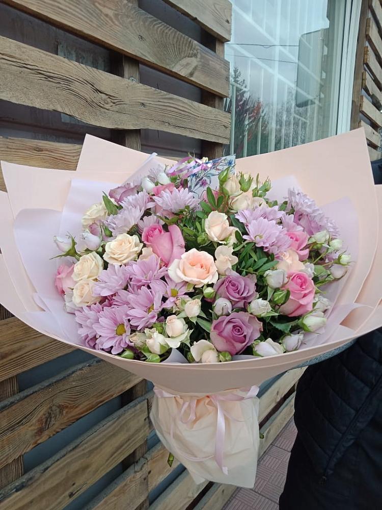 Букет цветов из: Розы и Хризантемы в Селты