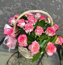 Цветочная композиция из Розы в корзине в Селты