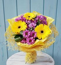 Букет цветов из:  Хризантемы и Герберы в Селты