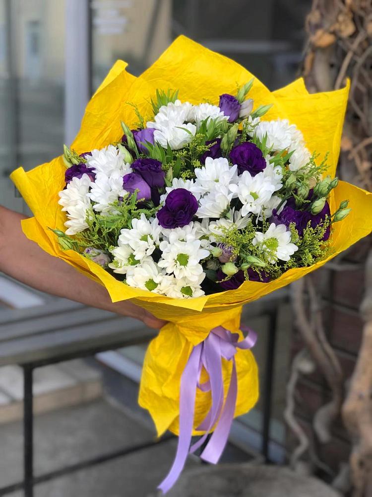 Букет цветов из: Ирисы, Хризантемы и Ромашки в Селты
