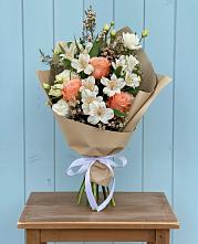 Букет цветов из:  Альстромерии, Лизиантусы, Розы и Хризантемы #REPLACE_PRED# Селты