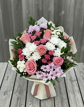 Букет цветов из:  Альстромерии, Гвоздики, Розы и Хризантемы в Селты
