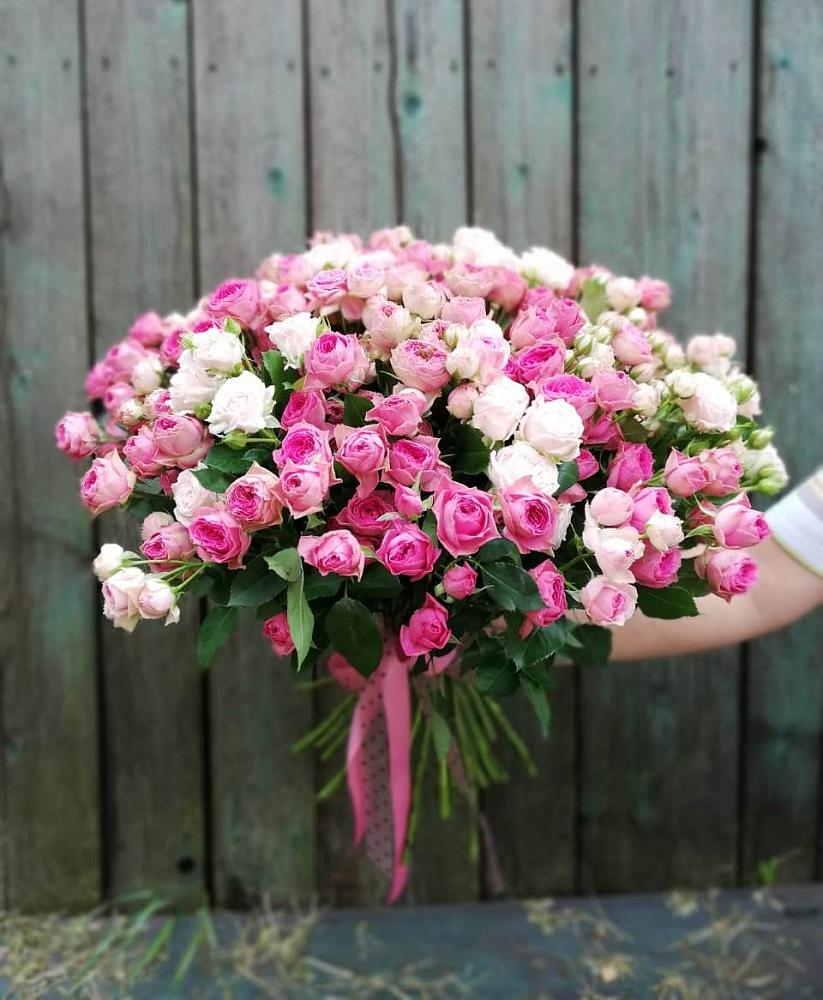 Букет Розовые кустовые розы Натали и Лав Лидия в Селты