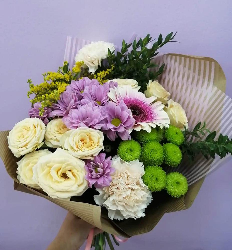 Букет цветов из: Хризантемы, Розы, Гвоздики и Герберы в Селты