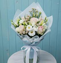 Букет цветов из:  Розы и Лизиантусы в Селты