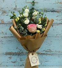 Букет цветов из:  Розы и Лизиантусы в Селты