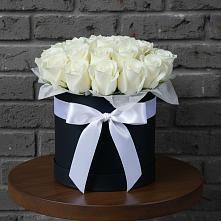 Цветочная композиция из Розы в шляпной коробке в Селты