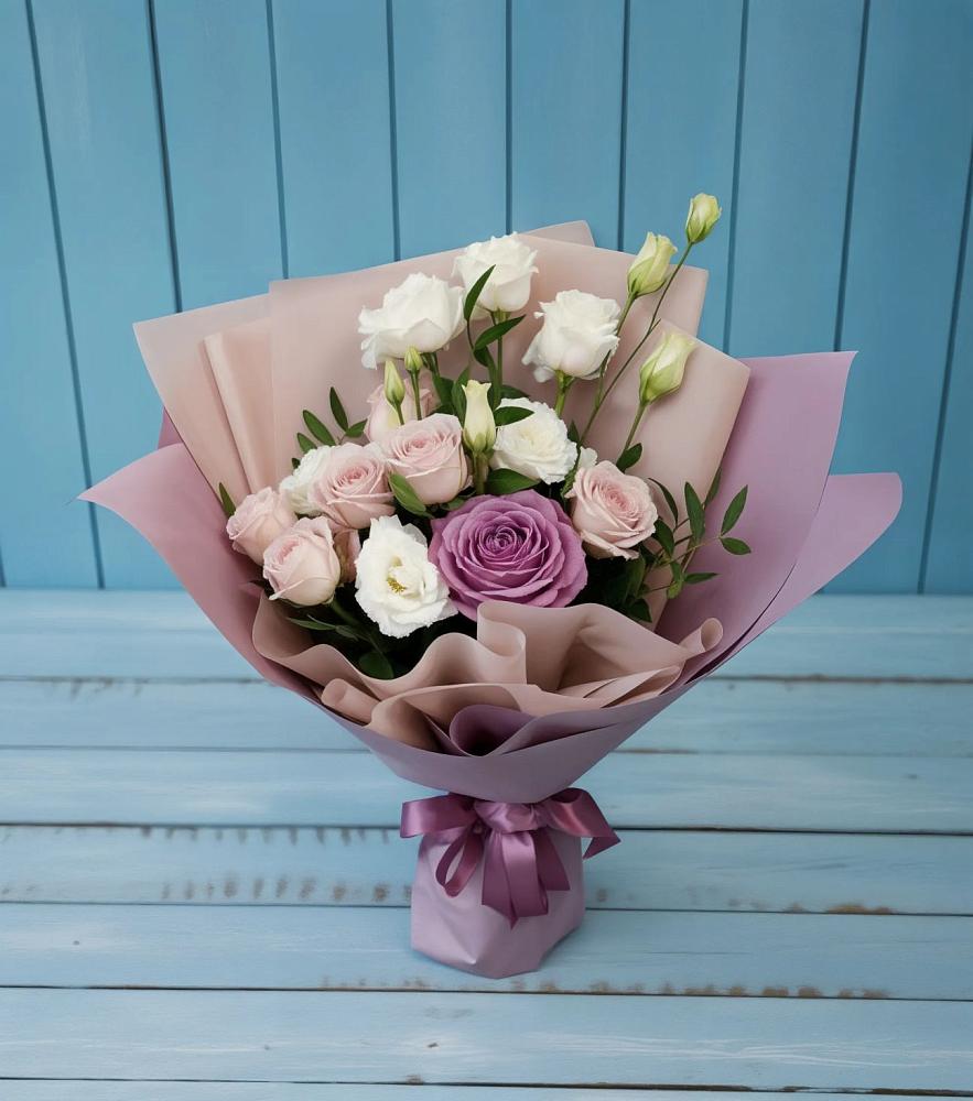 Букет цветов из: Розы и Лизиантусы в Селты