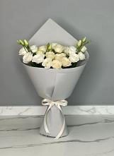 Букет цветов из:  Розы и Лизиантусы в Селты